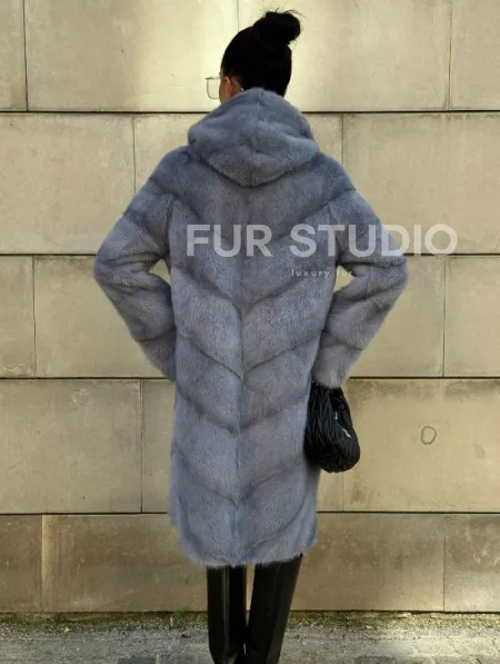 Шуба midi из меха норки с капюшоном, рукава трансформер - фото 9