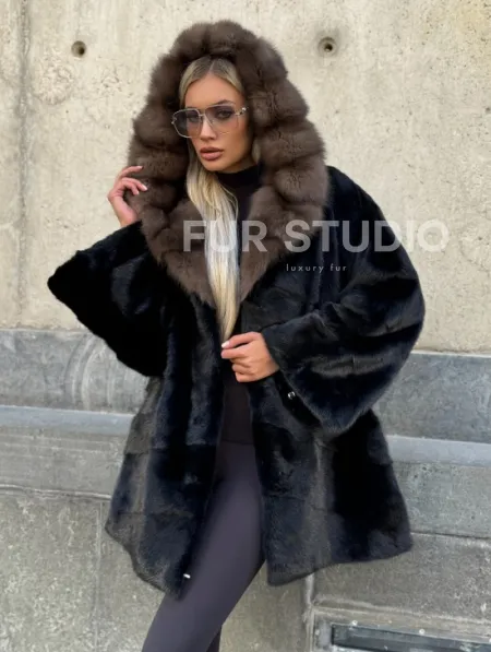 Черный норковый полушубок с капюшоном куница - фото 6