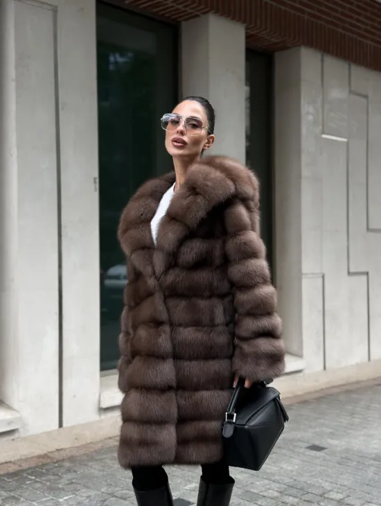 Шуба из меха куницы с капюшоном цвет трюфель - фото 5