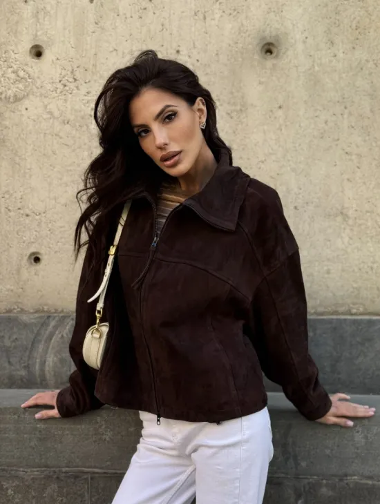 Демисезонная короткая замшевая куртка 