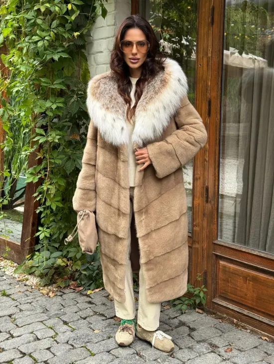 Бежевая норковая шуба с капюшоном рысь - фото 6