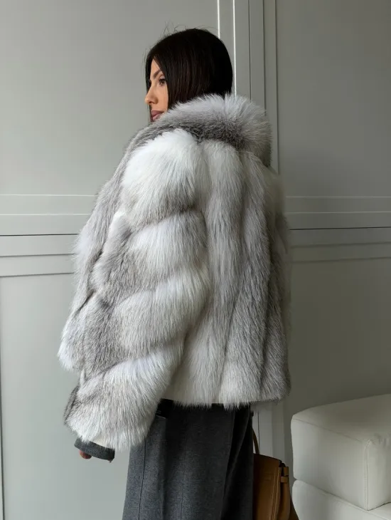 Полушубок из белой лисы, рукава - косички - фото 8