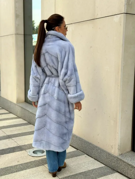 Голубая шуба из плюшевой норки, английский воротник - фото 3